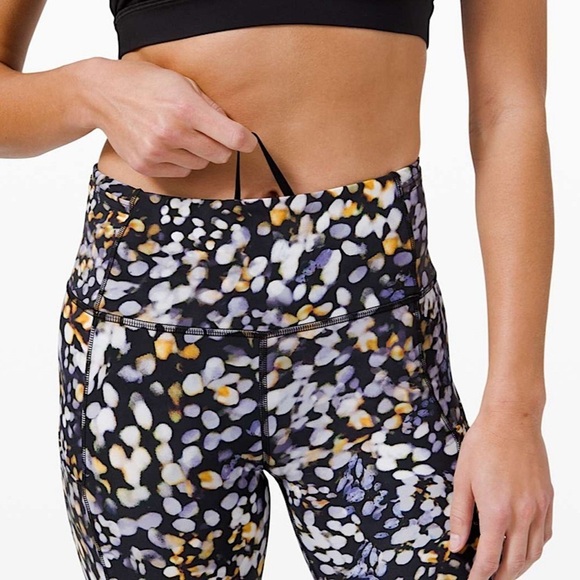 Lululemon Fast and Free Tight II 25" Non-Reflective Nulux
Metropolis Glow Multi - Picture 6 of 14